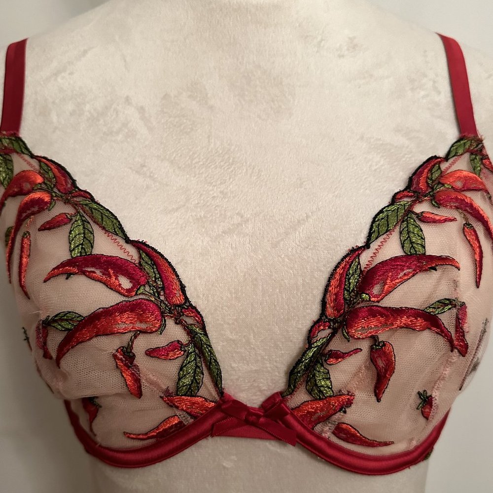 Victoria's Secret Fiery Chili Pepper Unlined Demi Bra - Size 32DD